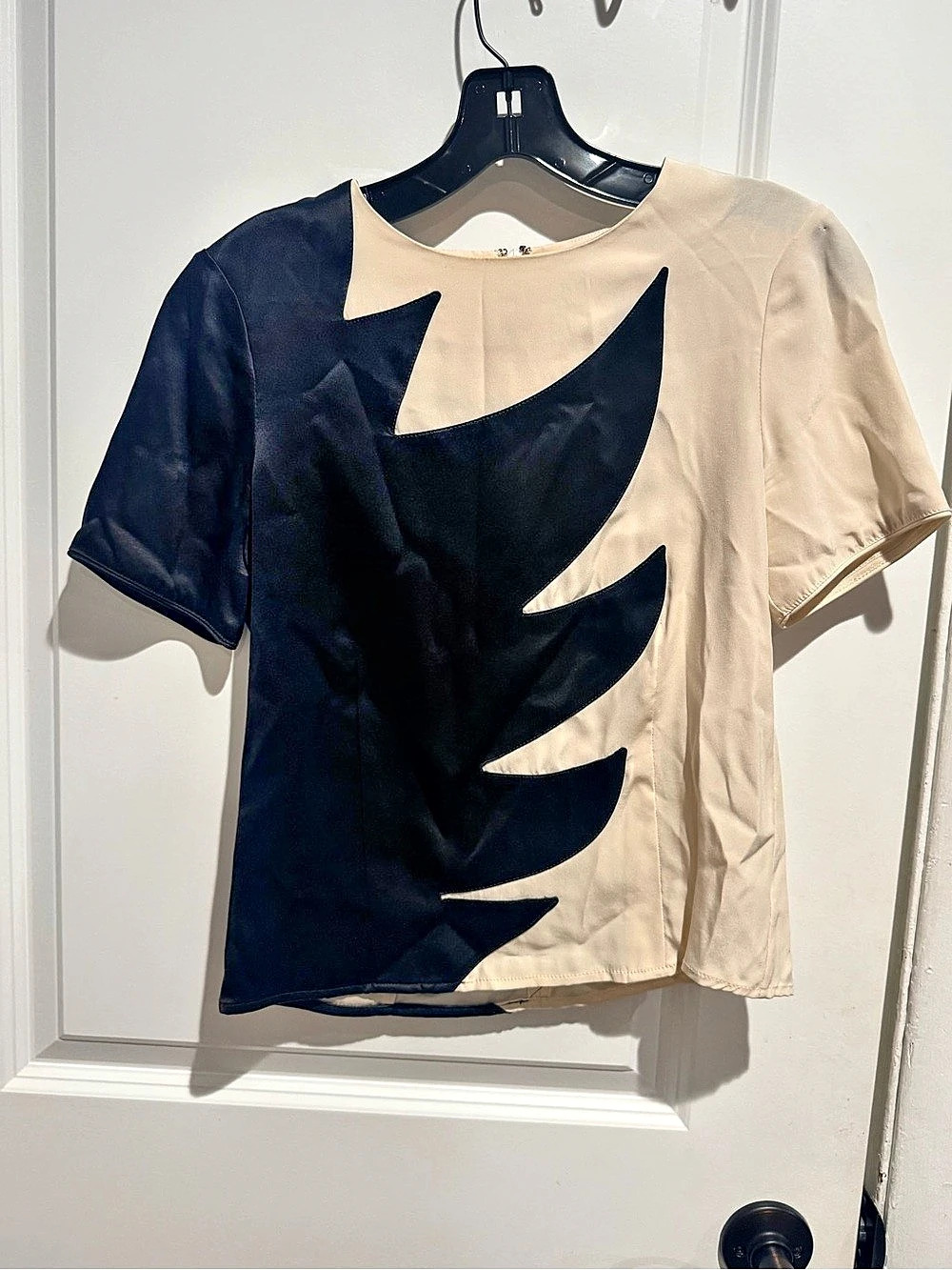 Marc by Marc Jacobs Color Block Short Sleeve Top Black & Cream Size 2 100% SILK